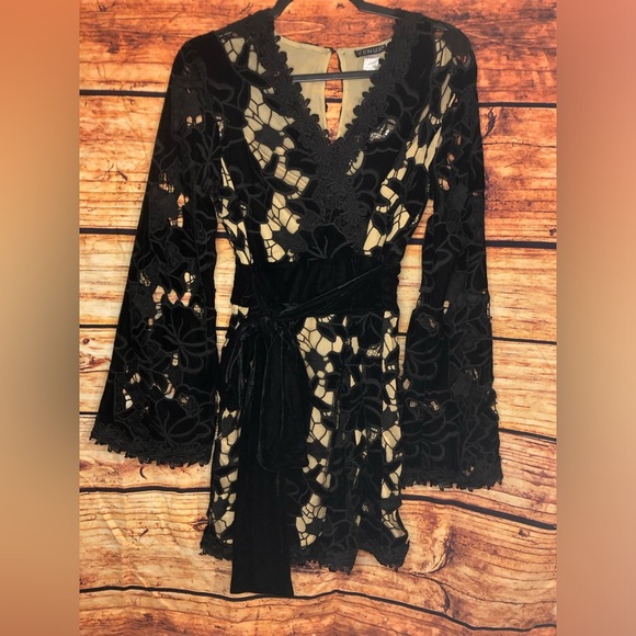 Velvet Lace Illusion Dress Sz 6 Black Flare Sleeve Boho Whimsigoth Flar… - Picture 5 of 14